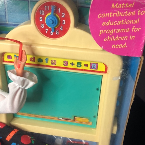 Vintage Teacher Barbie Doll Set w/2 Students #13914-1995 - Box Damage - Picture 7 of 12